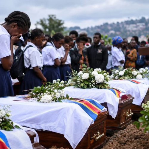 Bukavu: les 27 écoliers décédés dans l&rsquo;incendie de deux écoles inhumés au cimetière Ruzizi